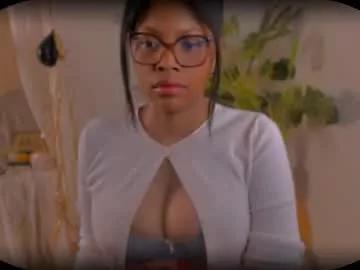 bellablakes18 from Chaturbate