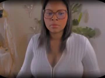 bellablakes18 from Chaturbate