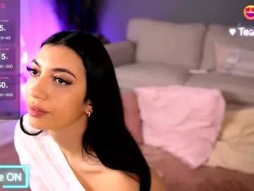 Explore our live girls sluts from our Custom and Multi clubs and checkout exclusive access to highly interactive content, such as shape, hair, titties, pussy type and many more.