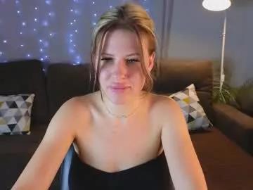 beverlyy_ from Chaturbate