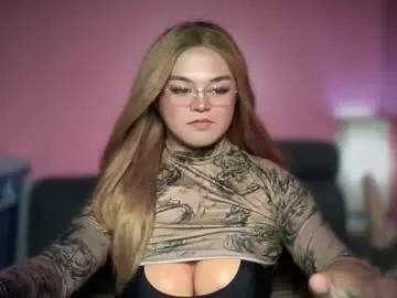 Explore our live girls sluts from our Custom and Multi clubs and checkout exclusive access to highly interactive content, such as shape, hair, titties, pussy type and many more.