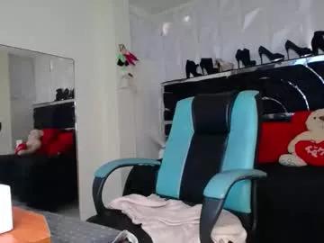 Explore our live girls sluts from our Custom and Multi clubs and checkout exclusive access to highly interactive content, such as shape, hair, titties, pussy type and many more.