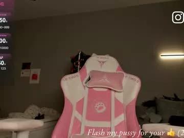 bzzzme from Chaturbate