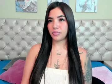 Explore our live girls sluts from our Custom and Multi clubs and checkout exclusive access to highly interactive content, such as shape, hair, titties, pussy type and many more.