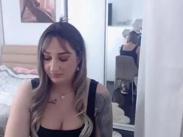 Explore our live girls sluts from our Custom and Multi clubs and checkout exclusive access to highly interactive content, such as shape, hair, titties, pussy type and many more.
