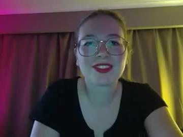 Cheekynightowl webcams show profile image 