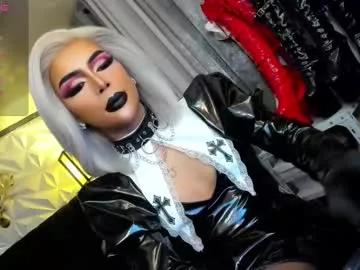 Explore our live girls sluts from our Custom and Multi clubs and checkout exclusive access to highly interactive content, such as shape, hair, titties, pussy type and many more.