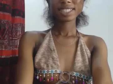 choco_petitqueen from Chaturbate