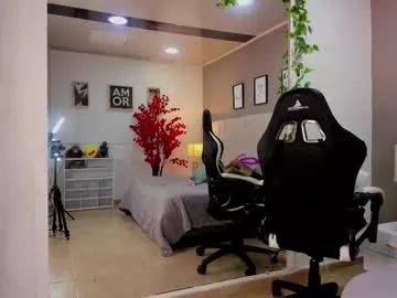college_muscle_ass from Chaturbate