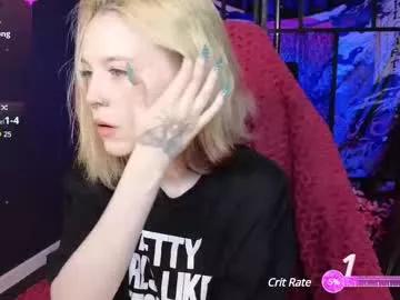crackling_tati from Chaturbate