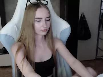 cutti_crystal from Chaturbate