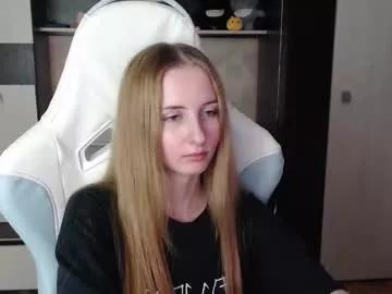 cutti_crystal from Chaturbate