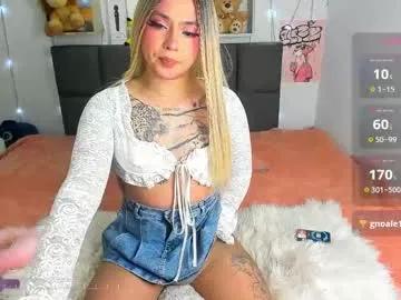 dannia_13 from Chaturbate