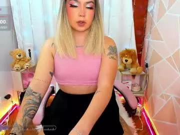 dannia_13 from Chaturbate