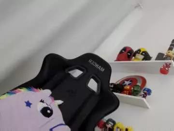 deeluna from Chaturbate