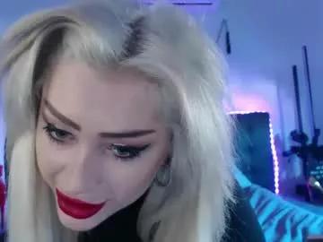 deewhitee from Chaturbate