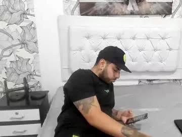 dereck_fiore from Chaturbate