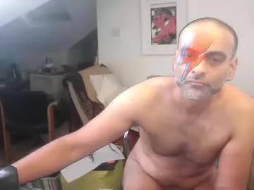 diddlysquatter from Chaturbate
