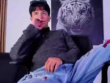 dimitrideluxe from Chaturbate