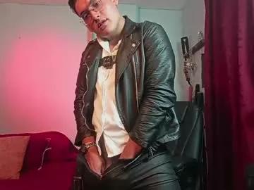 dom2travelers_sm from Chaturbate is Freechat