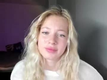 E__lisa webcams show profile image 