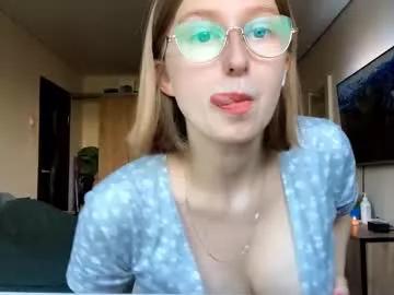 Earleneaxley webcams show profile image 
