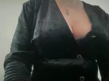 electrocute_me from Chaturbate