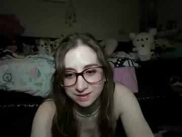 elenore_hoesevelt from Chaturbate