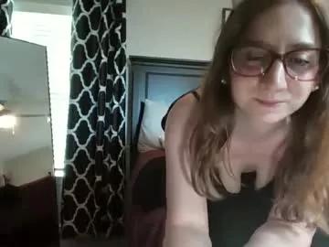 elenore_hoesevelt from Chaturbate