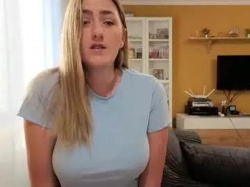 ella_max_live from Chaturbate