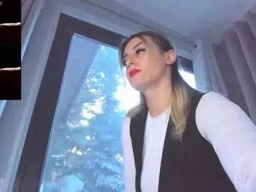 ella_vee from Chaturbate