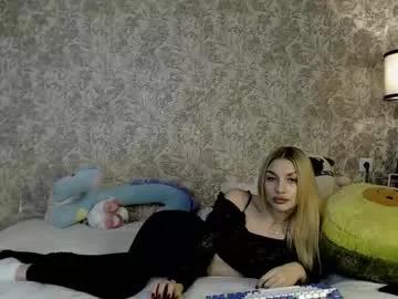 ellamilla from Chaturbate