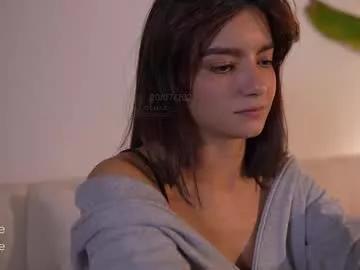 ellelure_ from Chaturbate
