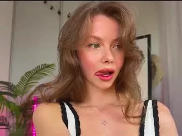 elli_harmon from Chaturbate