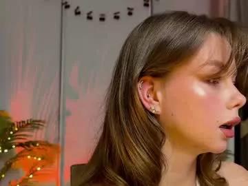 elli_harmon from Chaturbate