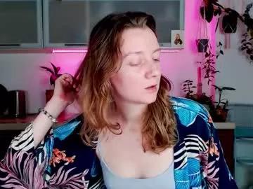 elly_helly from Chaturbate