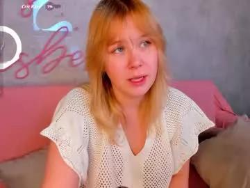 ellya_castro from Chaturbate