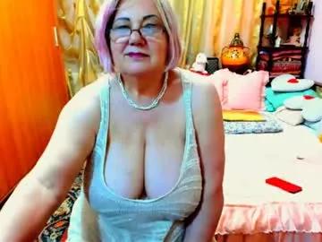 ellyhot53 from Chaturbate
