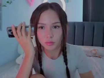 emelia_fox from Chaturbate