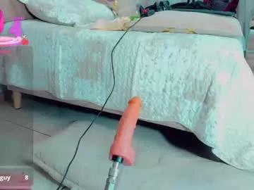 emiilysaenzz from Chaturbate