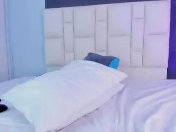 emma__hills_ from Chaturbate