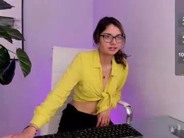 Explore our live girls sluts from our Custom and Multi clubs and checkout exclusive access to highly interactive content, such as shape, hair, titties, pussy type and many more.