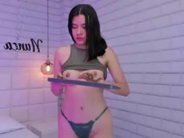 emma_petite4u from Chaturbate