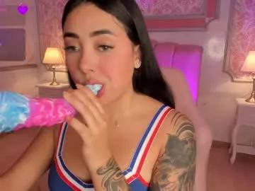 Explore our live girls sluts from our Custom and Multi clubs and checkout exclusive access to highly interactive content, such as shape, hair, titties, pussy type and many more.