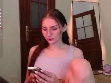 emmiclo from Chaturbate