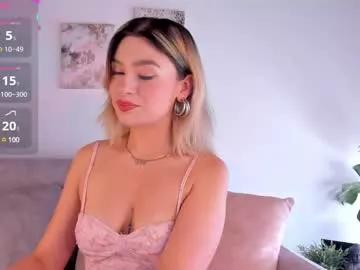 Explore our live girls sluts from our Custom and Multi clubs and checkout exclusive access to highly interactive content, such as shape, hair, titties, pussy type and many more.