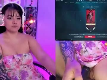 Explore our live girls sluts from our Custom and Multi clubs and checkout exclusive access to highly interactive content, such as shape, hair, titties, pussy type and many more.