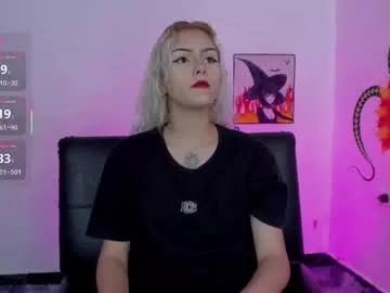 Explore our live girls sluts from our Custom and Multi clubs and checkout exclusive access to highly interactive content, such as shape, hair, titties, pussy type and many more.