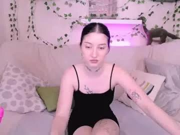 evelinepearl from Chaturbate