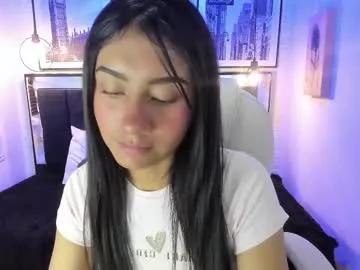 evelyn_rose_tk from Chaturbate
